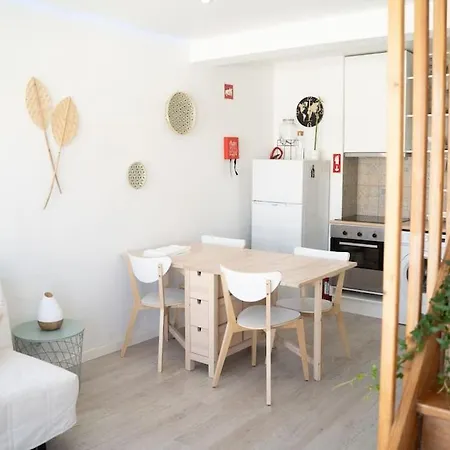 Апартаменты Duplex Overthetejo, 5 Min Belem Tower Лиссабон